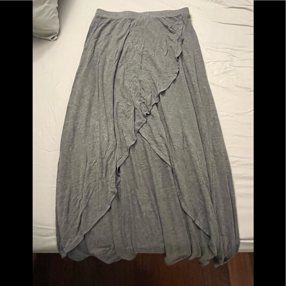 Low-high skirt